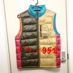 gym master ライトウエイトダウンパッカブルフードベストのサムネイル