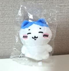 ちいかわ ハチワレ　おすわりぬいぐるみ