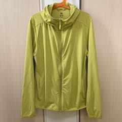 UNIQLO 薄手パーカー　150のサムネイル