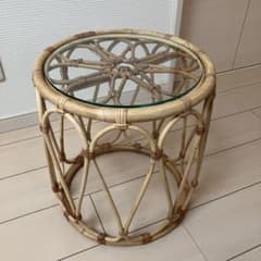 美品】 JUGLAS (ユグラ)ラウンドサイドテーブル ラタン 籐 - メルカリ