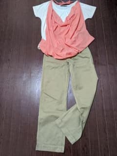 Ｂshopのチノパン　白デザインカットソーのサムネイル