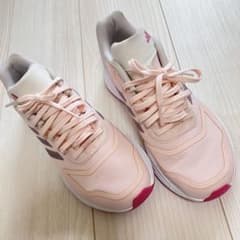 adidas レディース スニーカー 24.0cm ピンク 軽量 カジュアルのサムネイル