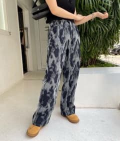who's who gallery モチーフデニムのサムネイル