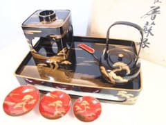 【高級・良品】輪島塗 五島屋謹製 光甫作 松島蒔絵 四段重箱 台付き 山水蒔絵 高級・良品】輪島塗 五島屋謹製 光甫作 松島蒔絵 屠蘇器 三つ揃 山水