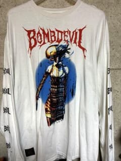 チェンソーマン レゼ BOMBDDEVIL ロングスリーブシャツ ホワイト チェンソーマン レゼ BOMBDDEVIL ロングスリーブシャツ ホワイト