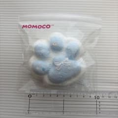 MOMOCOluv スクイーズ momocoluv スクイーズ 粉付き 肉球 水色 - メルカリ
