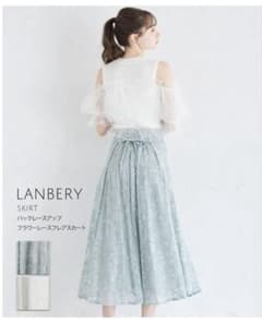 tocco closet バックレースアップ フラワーレースフレアスカートのサムネイル