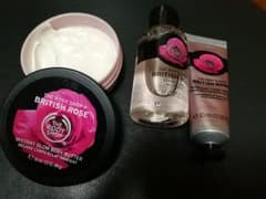 THE BODY SHOP ブリティッシュローズポーチギフトのサムネイル