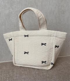 【新品未使用】韓国ヌビバッグ(White・黒リボン)のサムネイル