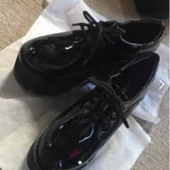 BUBBLES エナメルシューズのサムネイル