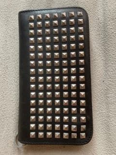 AZUL スタッズ付きブラックレザー長財布のサムネイル