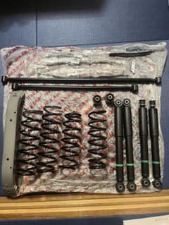 ジムニーシエラ　jb74 純正サスセットのサムネイル