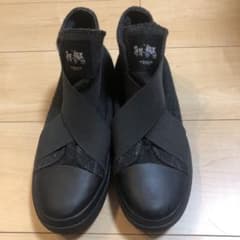 スニーカーのサムネイル