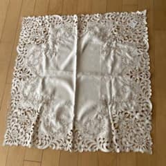 近沢レース 花柄総刺繍 テーブルクロス 約142×222cm 近沢レース 刺繍カットワークテーブルクロス 約85cm - メルカリ