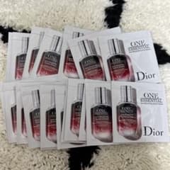 Dior ONE ESSENTIAL 美容液サンプルのサムネイル