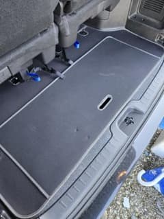 日産セレナ ラゲッジマット 中古 値下げのサムネイル