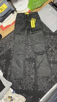 GUAPI / Obsidian Black Icon Flared Denimのサムネイル