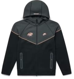NIKEテックフリースシナワールド - メルカリ