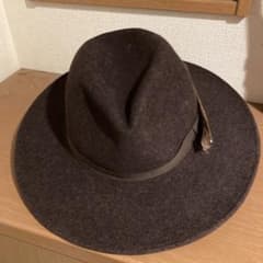 ウールフェルトハット ダークブラウン 羽根付き - メルカリ