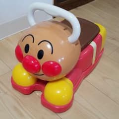 アンパンマン　足蹴りカーのサムネイル
