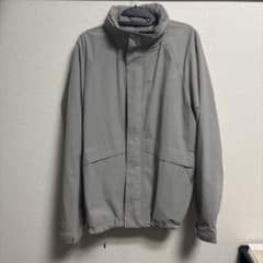 マウンテンパーカー グレー フード収納　UNIQLOのサムネイル