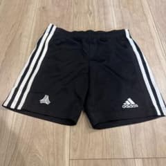 adidas ハーフパンツ 黒 130のサムネイル