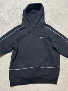 Supremeのサムネイル