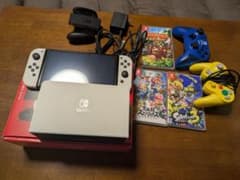 Nintendo Switch 有機EL 【ソフト、コントローラー、SD付き】のサムネイル