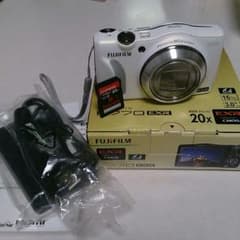 デジカメ FINEPIX  F770のサムネイル