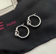 Celine ノットピアス　シルバー　BUYMAにて購入 Celine ノットピアス シルバー BUYMAにて購入 - メルカリ