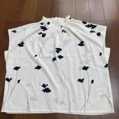 vis 花柄トップスのサムネイル