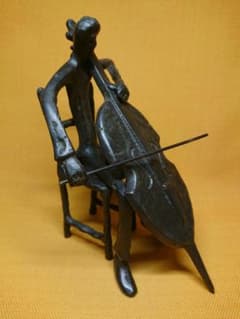 チェロ　音楽家　銅製　ブロンズ像　置物　インテリア　工芸品　美術品　A2637 チェロ 音楽家 銅製 ブロンズ像 置物 インテリア 工芸品 美術品 A2637