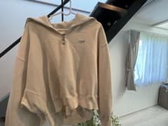 ベージュ フロントジッパー フード付き トレーナーのサムネイル