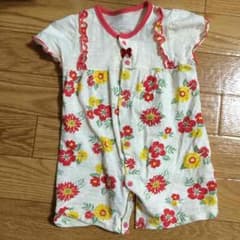 花柄ロンパースのサムネイル