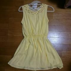 黄色 ワンピースのサムネイル