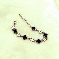 ￥600 → ￥300 ブァンクリーフ風 ブレスレットのサムネイル