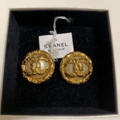 シャネルCHANEL溶岩ヴィンテージイヤリングパール - メルカリ