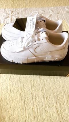 NIKE エアフォース1のサムネイル