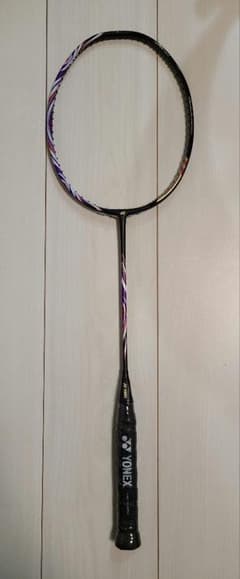 YONEX　アストロクス100ZZ　BP限定品　レア　バドミントンラケットのサムネイル