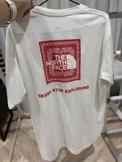 THE NORTH FACE バンダナ柄 Tシャツ ホワイトのサムネイル