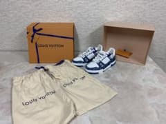 ルイヴィトンLVトレイナー・ライン スニーカー未使用　サイズは7   26cmのサムネイル