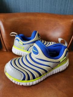 NIKE DYNAMO FREE キッズスニーカー 18cmのサムネイル
