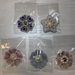 ハンドメイド ビーズ刺繍ブローチ 5個セットのサムネイル