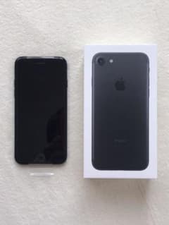 iPhone 7 Black 32 GB Y!mobileのサムネイル