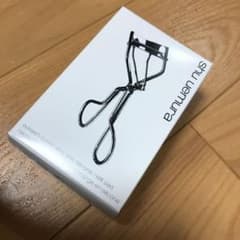 シュウウエムラアイラッシュカーラー　新品未使用のサムネイル