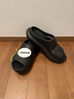 【未使用品】OOFOS OOyea ウーフォス ウーヤー サンダル 黒 27cmのサムネイル