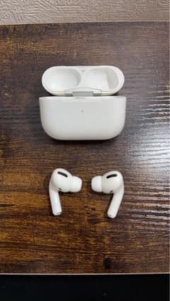 ♻*️様 Apple AirPods Pro 本体　ジャンクのサムネイル