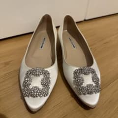 美品 MANOLO BLAHNIK ビジュー フラットパンプス ホワイトのサムネイル
