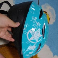 子供用ヘルメットのサムネイル