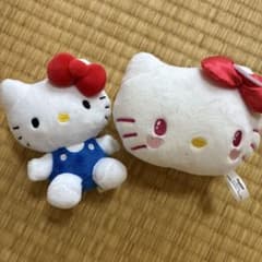 ハローキティ ぬいぐるみ マスコット 2種セットのサムネイル